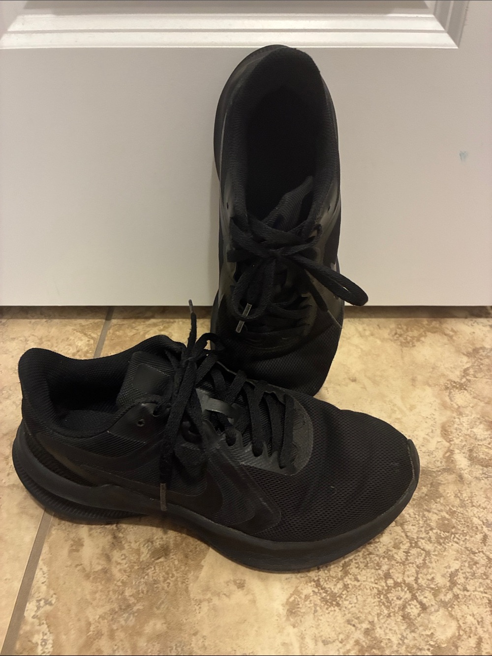 Nike Kids youth 6.5 Black Athletic Running Shoes girls